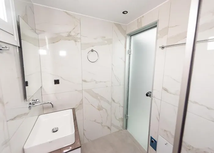 Sinani Rhodes Афанту